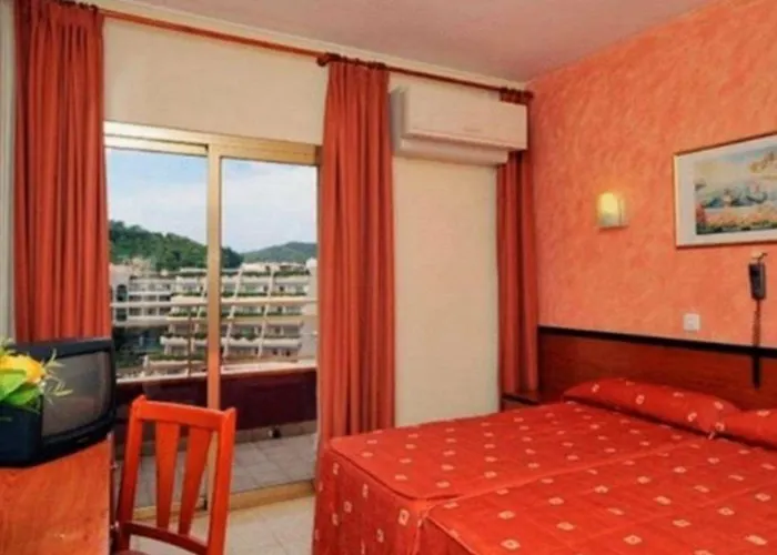 Bluesea Continental 3* 滨海托萨